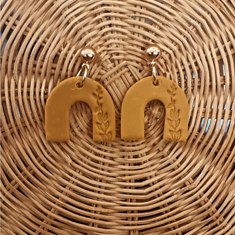 Flower arch mustard yellow